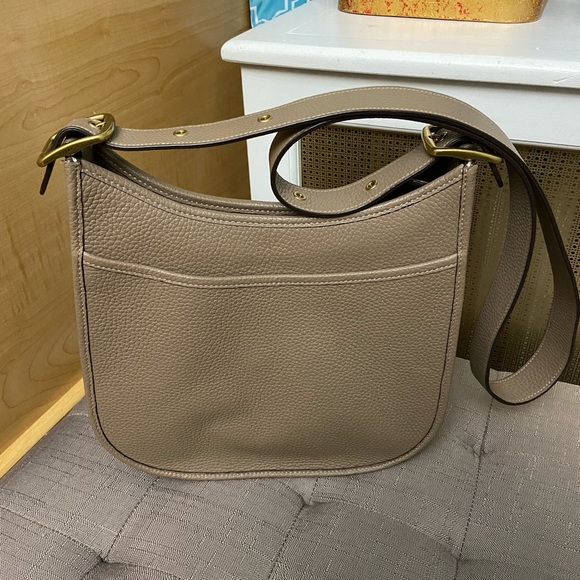 ❌SOLD❌COACH Emery Glovetanned Pebble Leather Crossbody in Elm - Picture 2 of 14